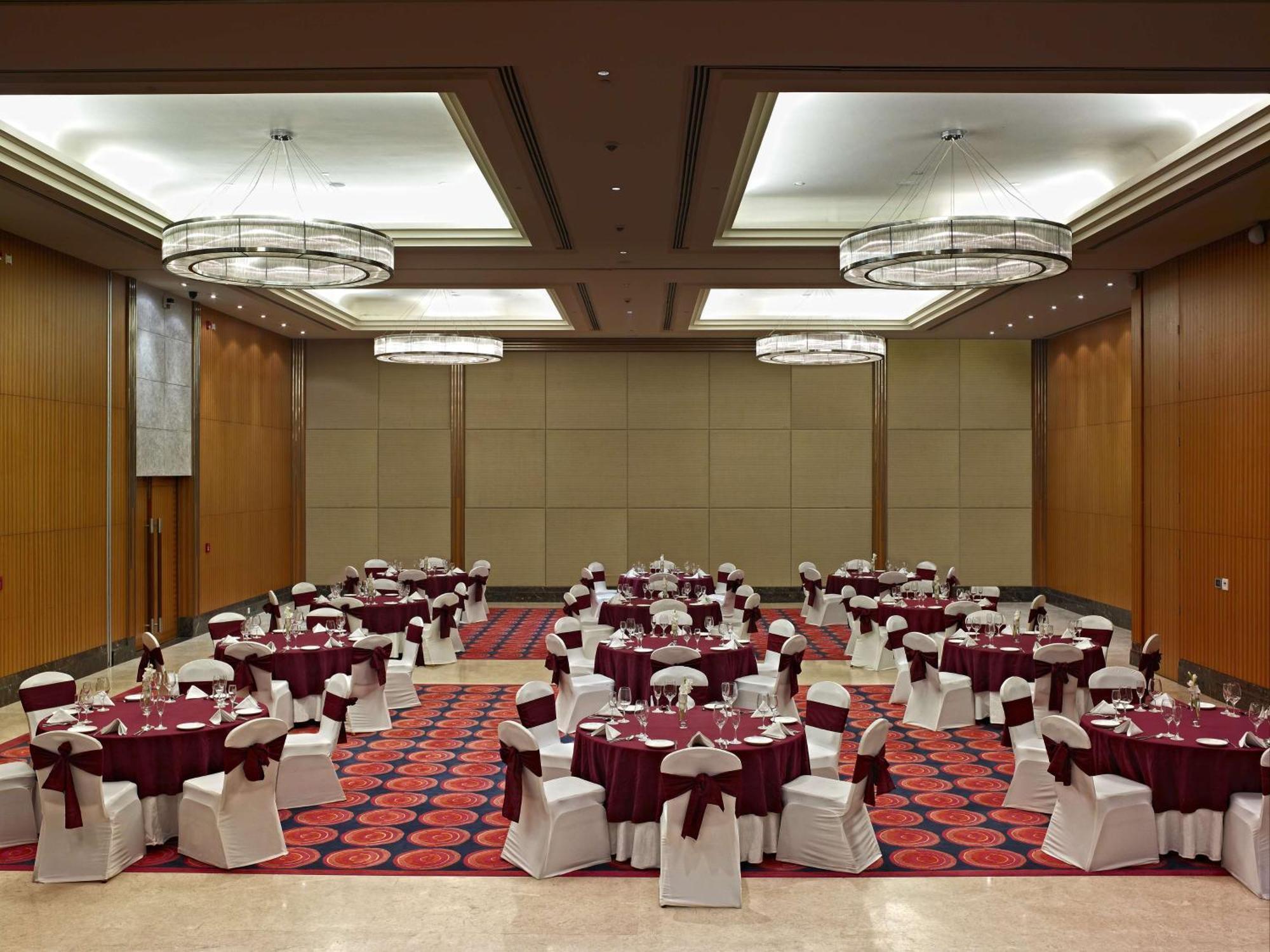 Radisson Blu Hotel Rudrapur Exteriér fotografie