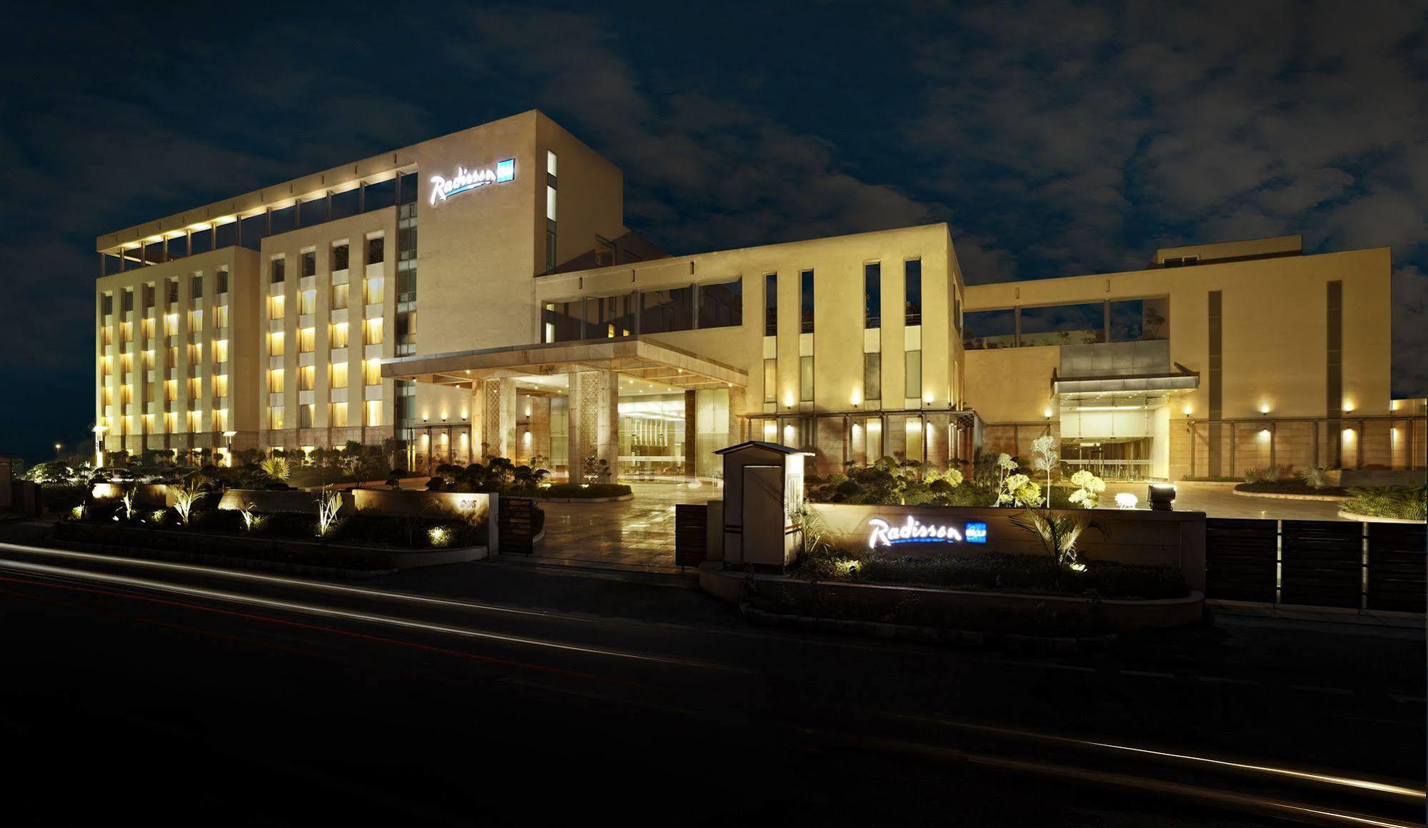 Radisson Blu Hotel Rudrapur Exteriér fotografie